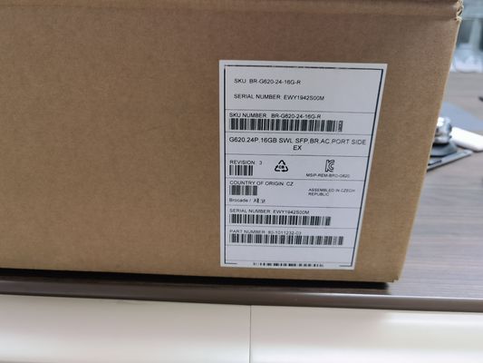 Commutateur SAN G620 en brocade avec 24 ports actifs, génération 6 de canaux de fibres et bande passante globale de 2 Tbps
