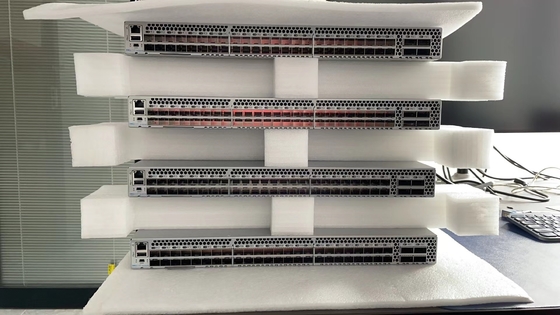 Commutateur gauche optique du réseau d'entreprises 32Gb/S du commutateur 24 de fibre de Dell Connectrix DS6620B