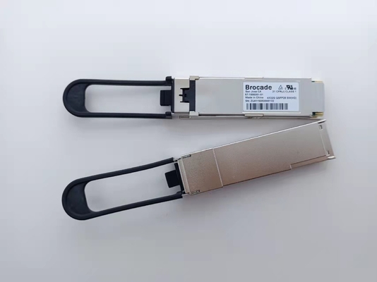 Utilisation du brocard X7 de l'émetteur-récepteur XBR-000476 d'ICL QSFP 4×50G FC 2KM SMF