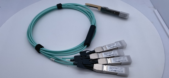 Câble à fibres optiques de Cisco QSFP-4X10G-AOC3M Compatible Breakout Active 40G QSFP+ à 4x10G SFP+ 3M