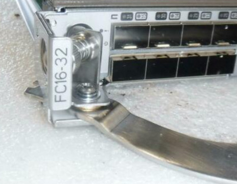 32 lame gauche de port du châssis FC du permis FC16-32 de COSSE du brocard 16Gb pour l'épine dorsale de DCX 8510