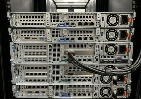 Mellanox MCX75310AAS-NEAT ConnectX-7 400Gb/s NDR InfiniBand Port unique OSFP PCIe 5.0 x16 Carte réseau pour serveur IA