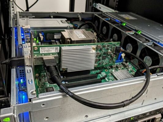 Mellanox MCX75310AAS-NEAT ConnectX-7 400Gb/s NDR InfiniBand Port unique OSFP PCIe 5.0 x16 Carte réseau pour serveur IA